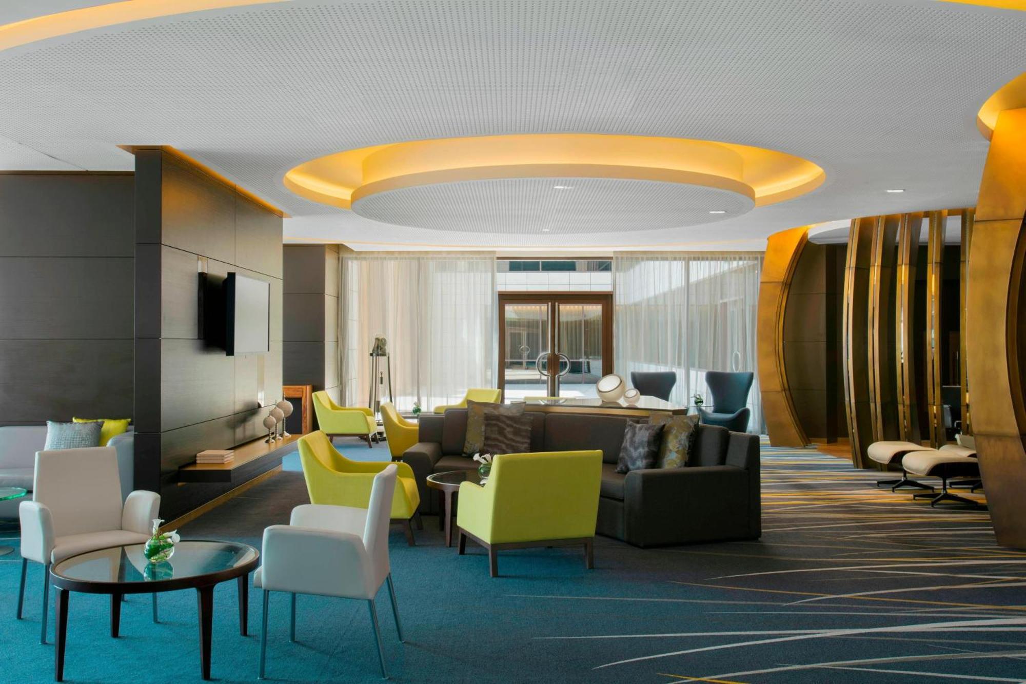 The Westin Doha Hotel & Spa Kültér fotó The Executive Lounge at the hotel